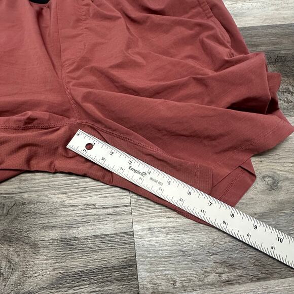 Fabletics Salmon Red Mens 33x7 Training Shorts Activewear Sporty Zip‎ Pockets - Picture 5 of 8